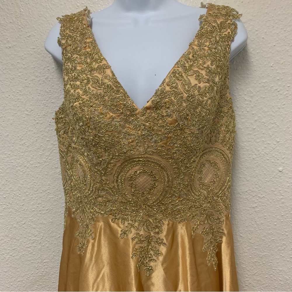 Elegant Golden Evening Dress Lace Party Women’s Size M Maxi Dress V Neck - Picture 5 of 10
